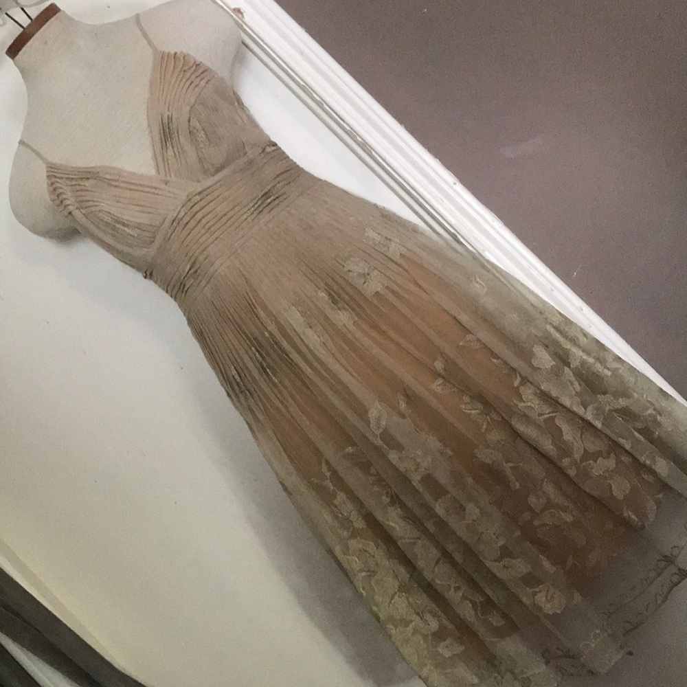 ECI - New York gold lace party dress -